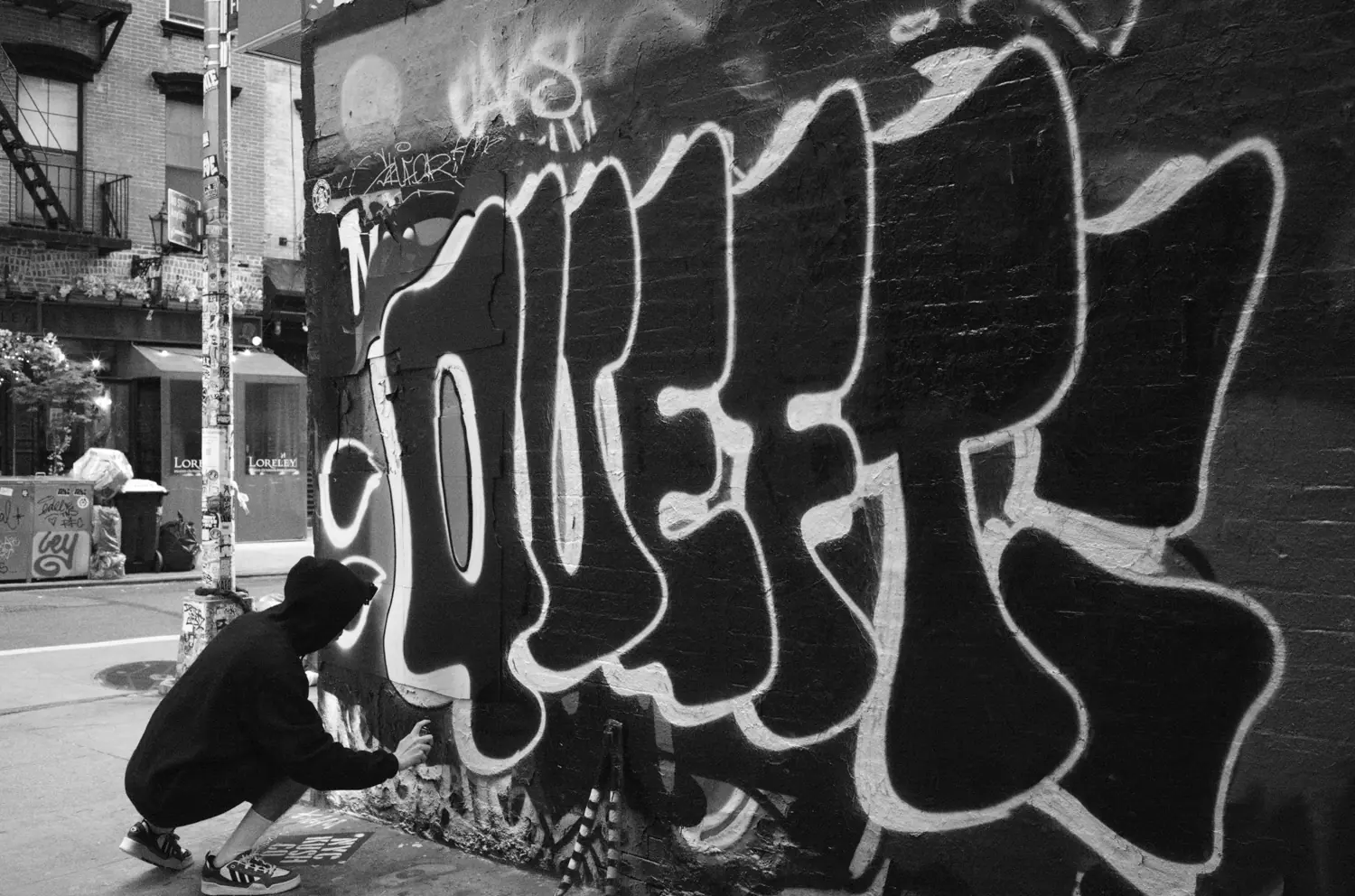Terminando el graffiti QUEFT en Nueva York